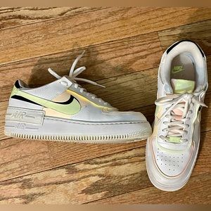 Nike Air Force 1 Low Shadow
Summit White Barely Volt Crimson Tint (Women's) 10.5